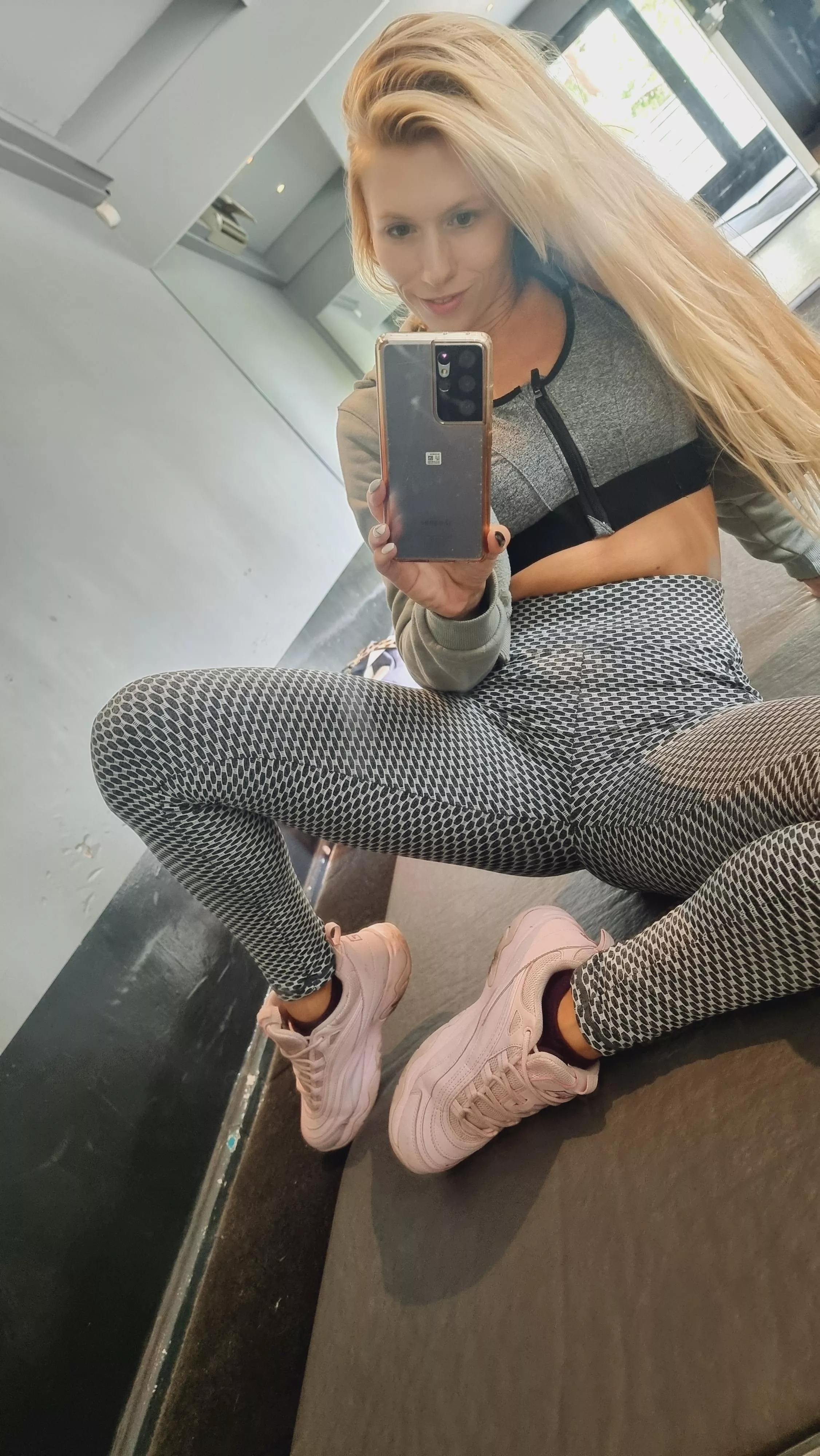 I love the gym, my fave way to start the day! posted by michelle_moist