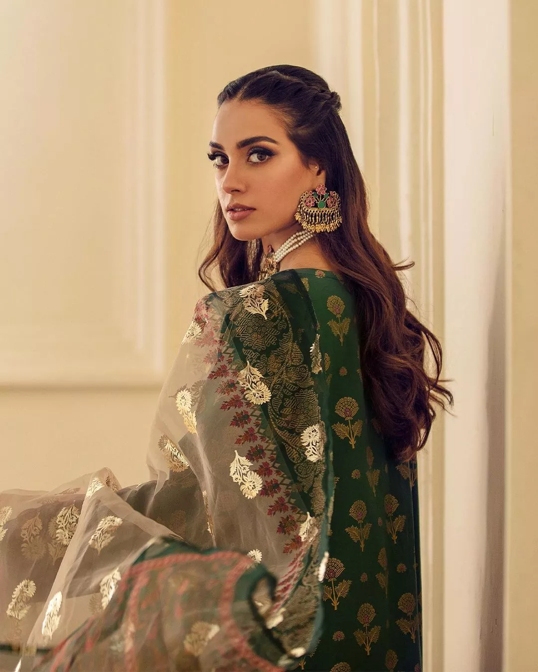 Iqra Aziz posted by James007BondUK