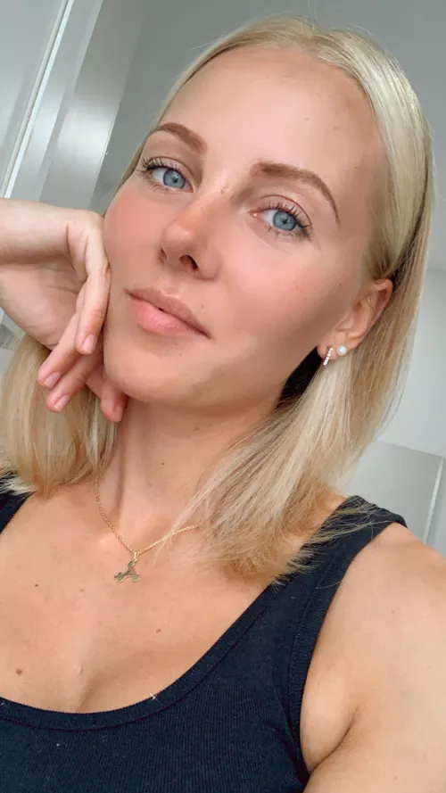 Just a casual selfie for you :) by sagittarinaofficial