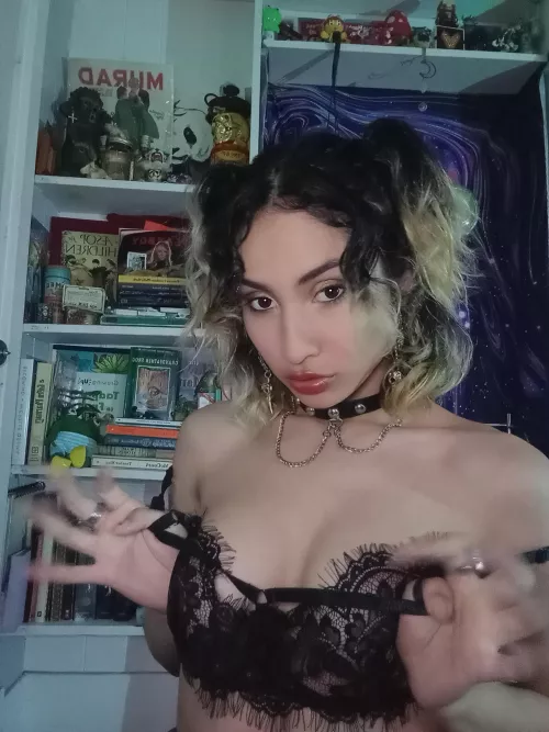 Keep it on or off 🧐😉 by auroraaahhh