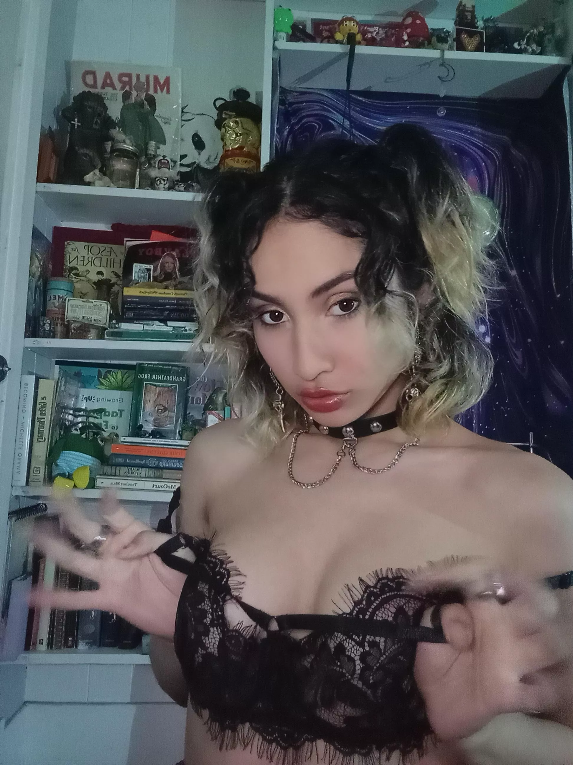 Keep it on or off 🧐😉 posted by auroraaahhh