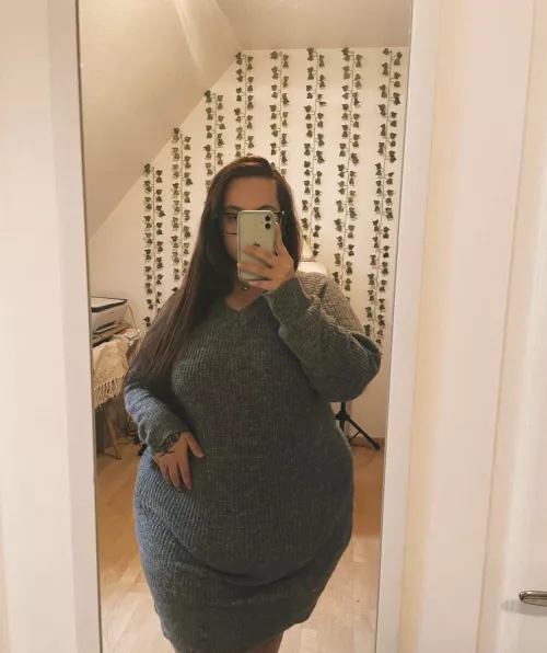 Looking for a feeder/boyfriend by Efficient_Health1246