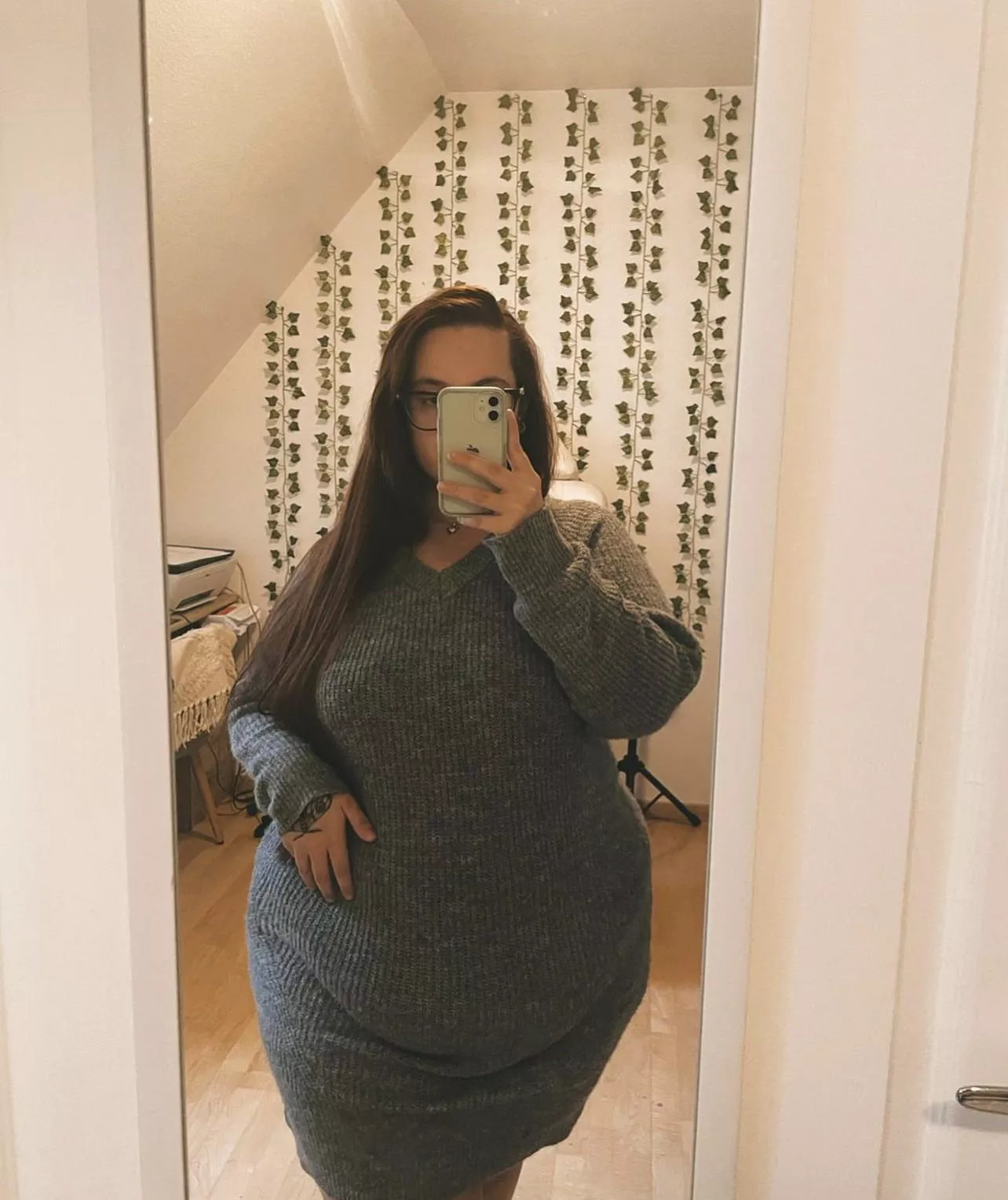 Looking for a feeder/boyfriend posted by Efficient_Health1246