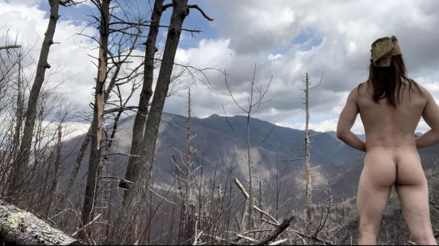 [M] Enjoying the Smoky Mountains in the Buff by InnocuouslyDated