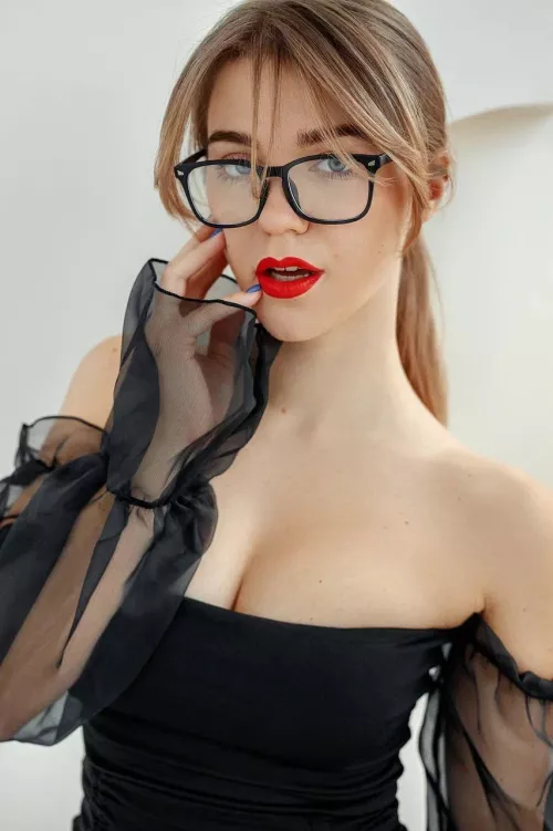 Now all you can do is think about my beauty by strungdelorme