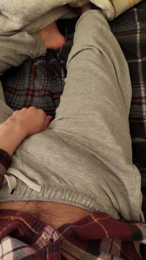 Outline in bed by Greysweatguy