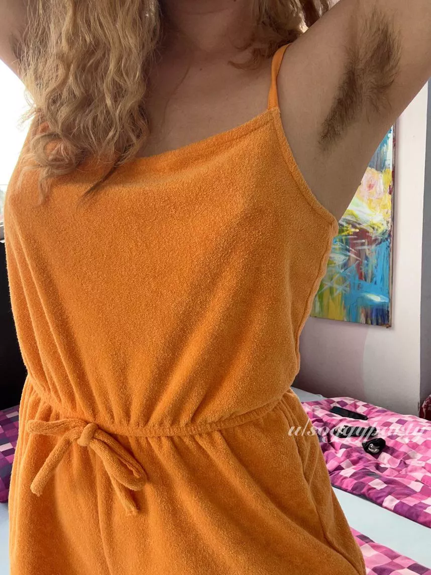 People say I have a strange hair pattern on my armpits posted by SoggyParty