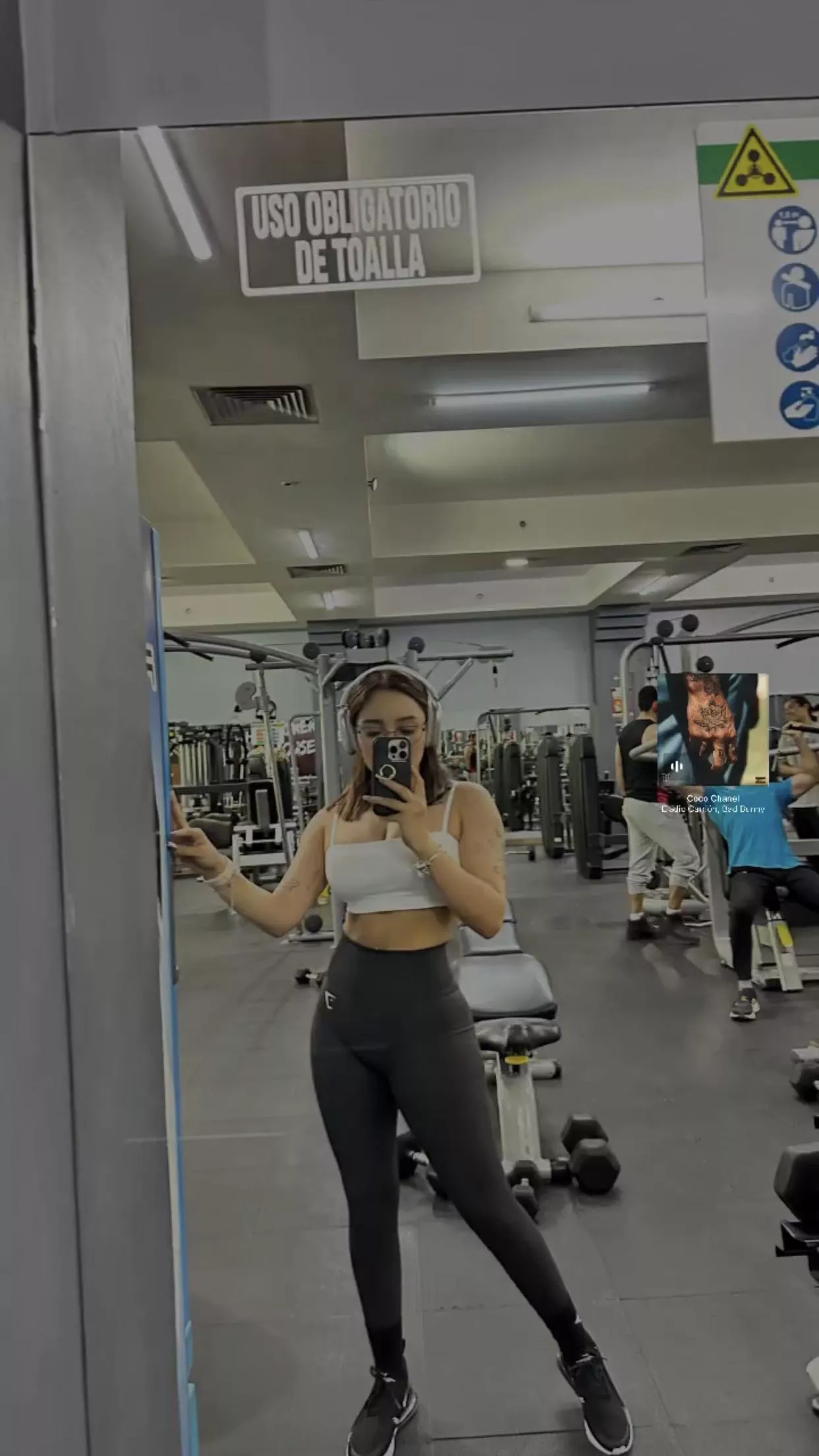 Scarday🍑🍑🍑 posted by Icy_Machine_2442