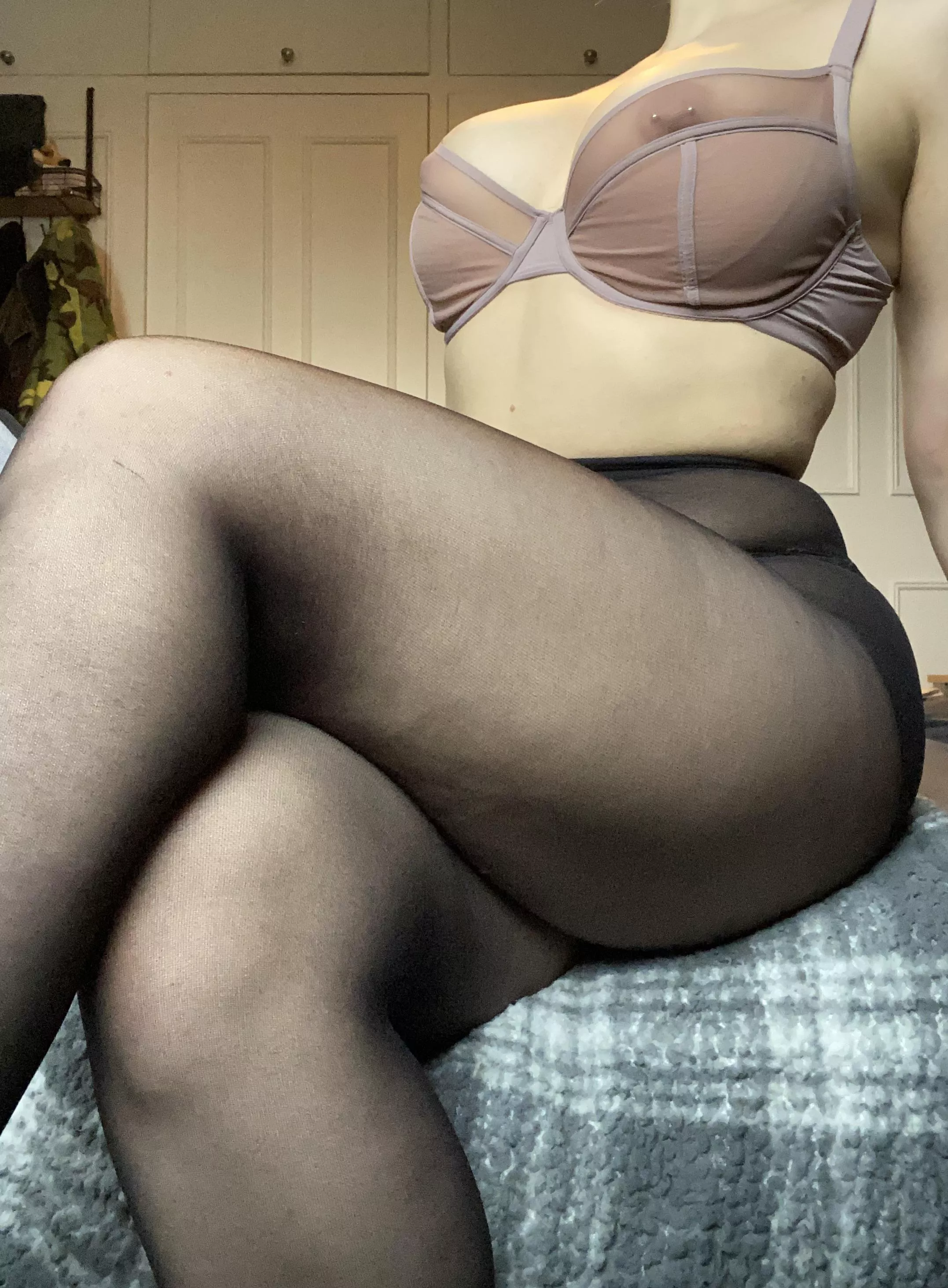 Something so sophisticated about tights 😘 posted by Aurora-love