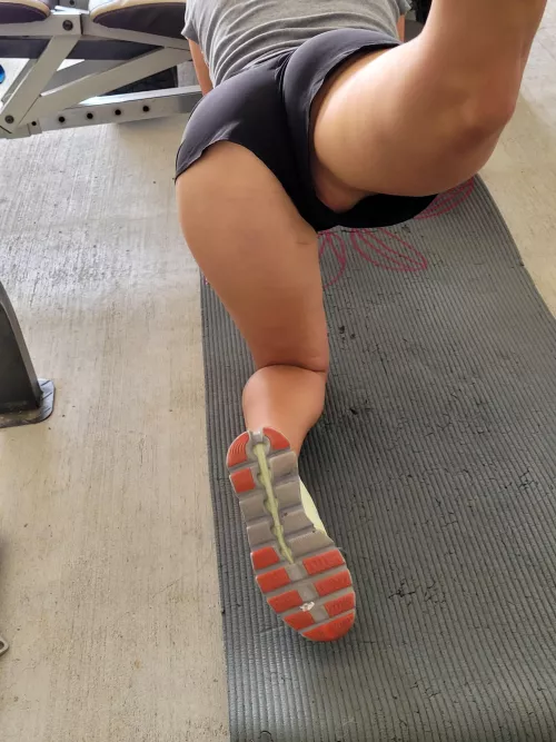 sometimes you get a free show[F] by LaLady_xoxo