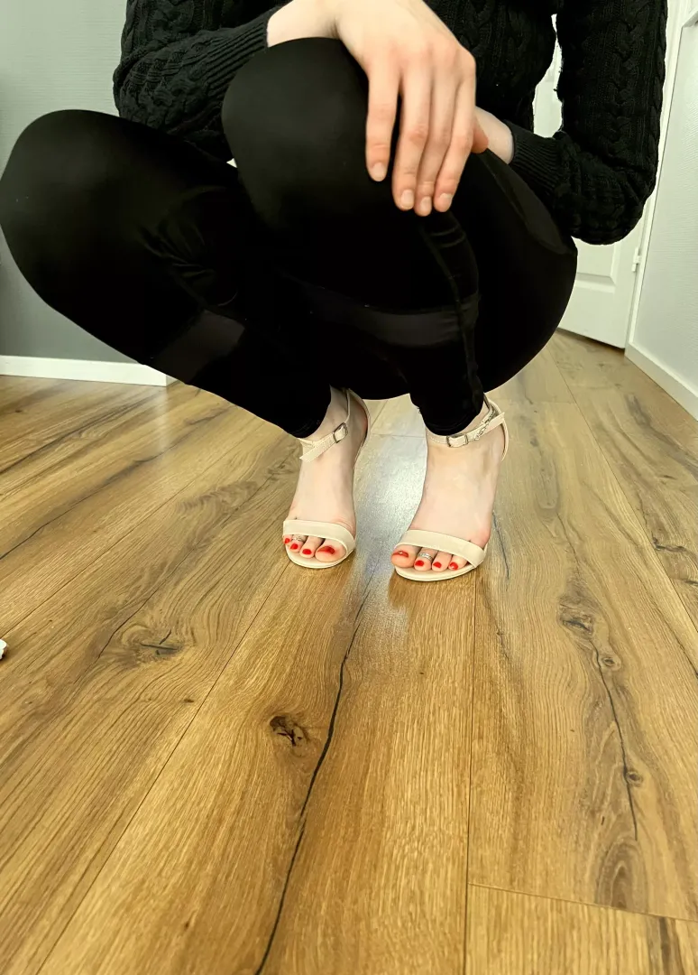 squatting in my high heels 😍 by EveningSheepherder95