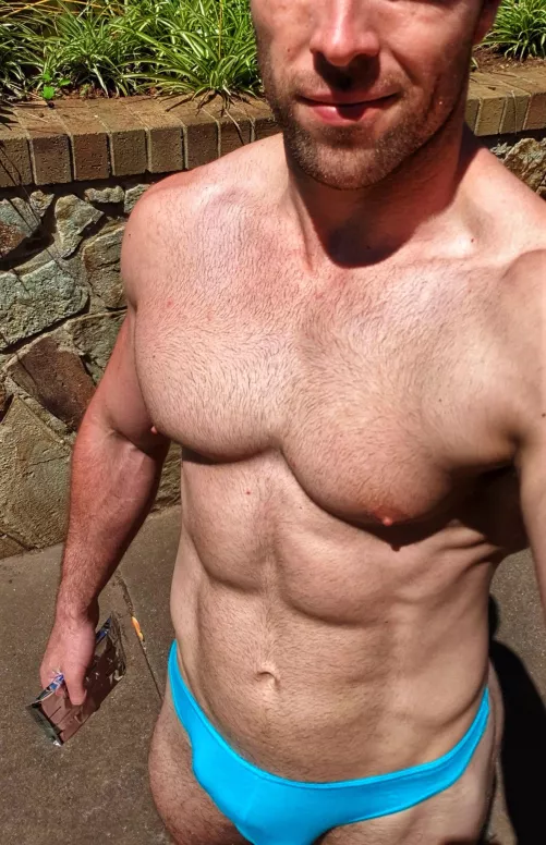 Sun's out buns out by Jbxforfun