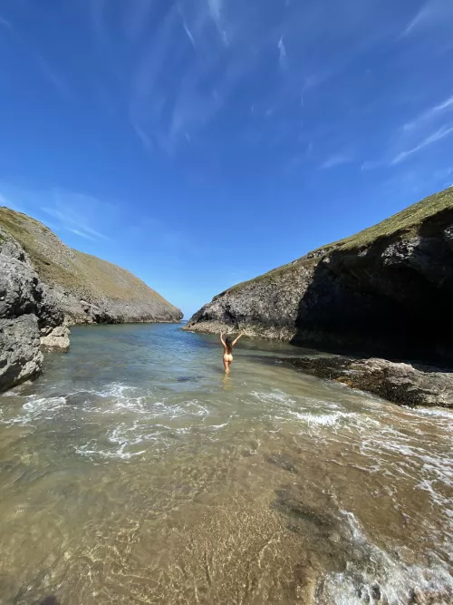 Wales🏴󠁧󠁢󠁷󠁬󠁳󠁿💧🌱 by lolasrosebud