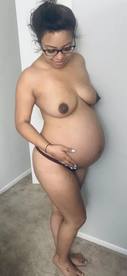 Big ol bump(OC) by prettypregnant4