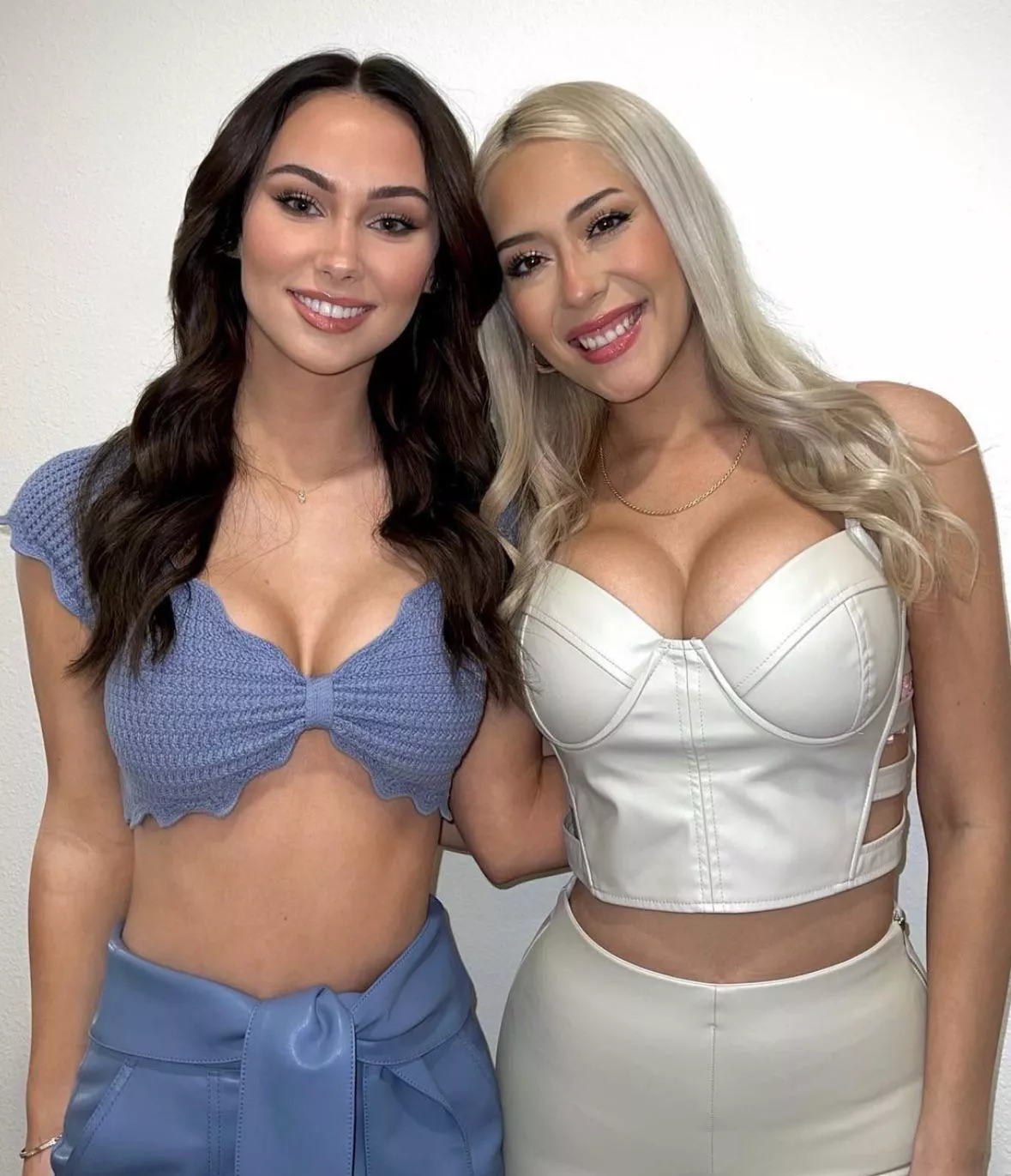 Brunette or Blonde? posted by hornynj