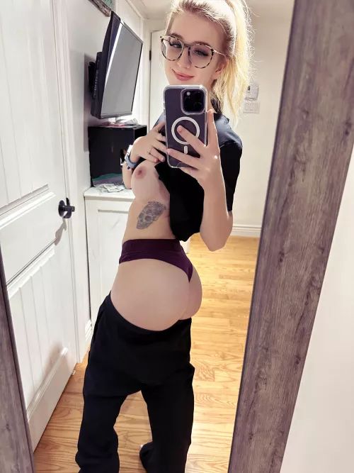 Do you like my booty? by EmmaJonesOF