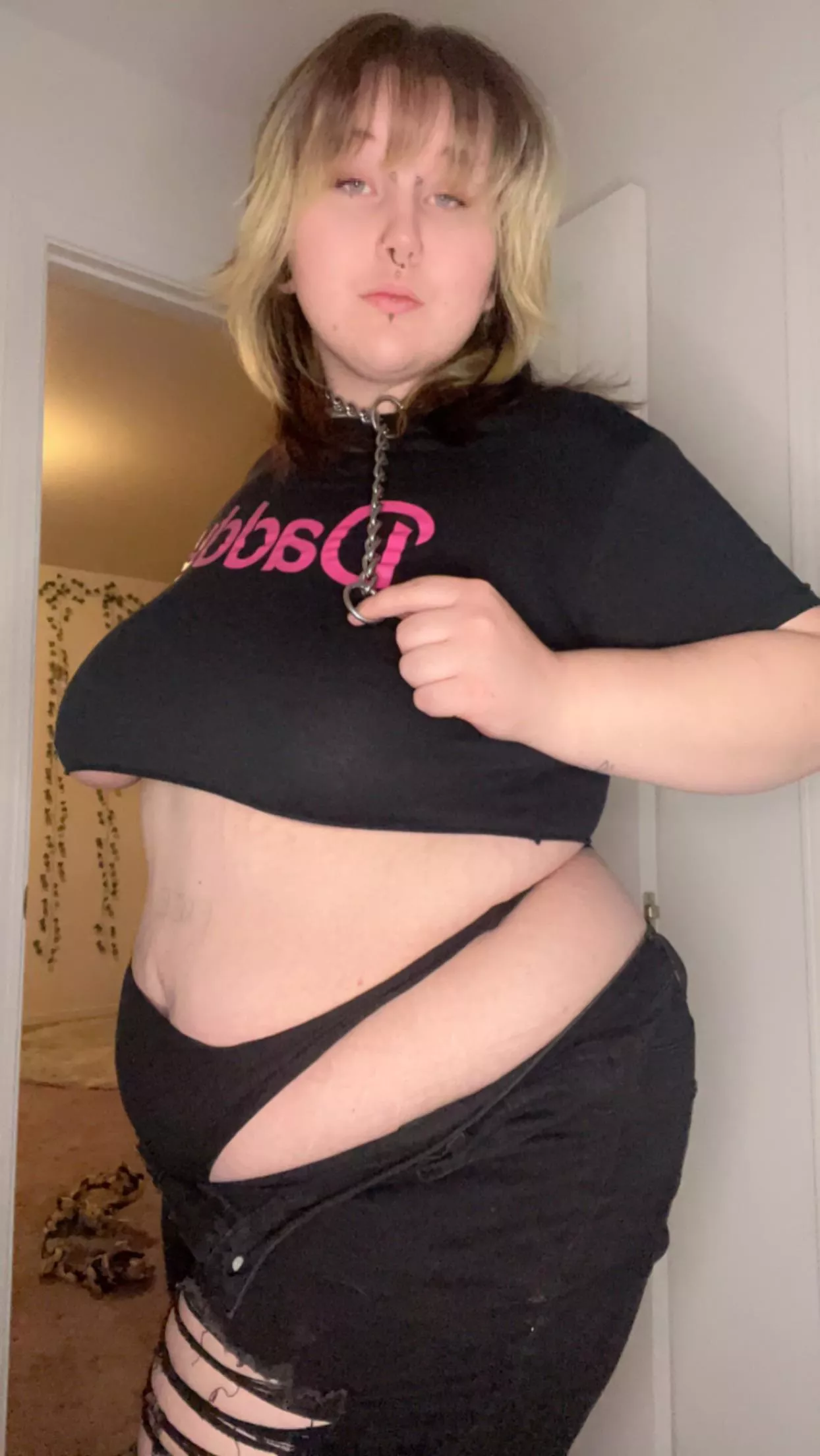 Do you like my tummy? posted by MorbidxXxMoth