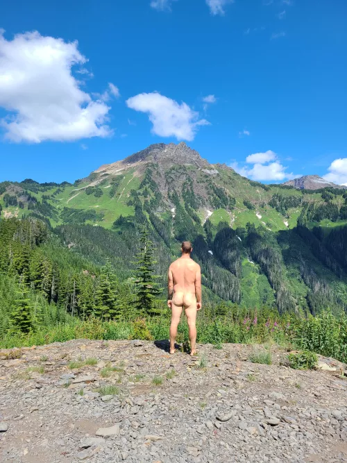 exploring the (m)ountains by nude_dude13