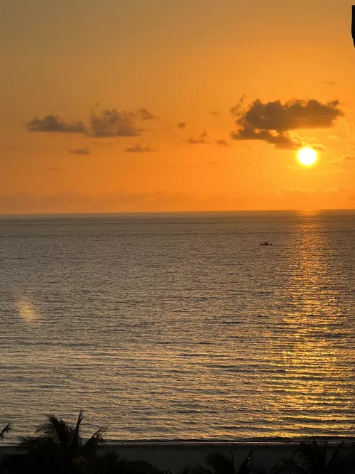 Good night people 🧡 by Lunayla