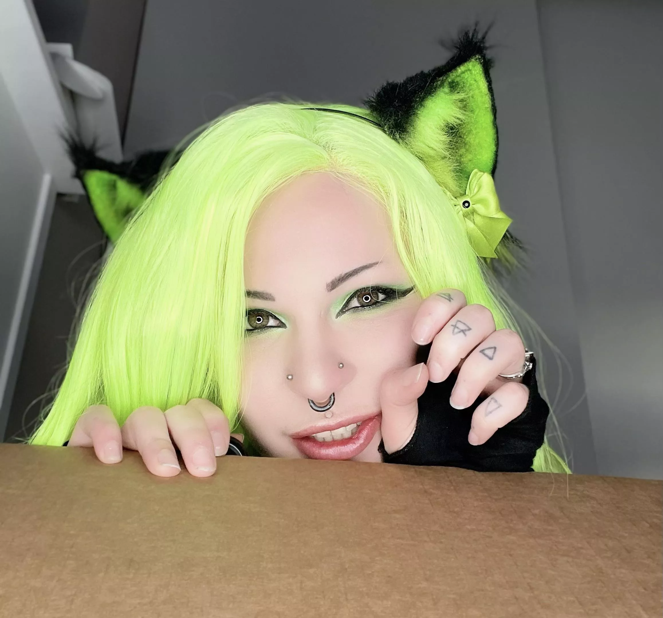 Kitten wants to play :3 posted by sedated_doll