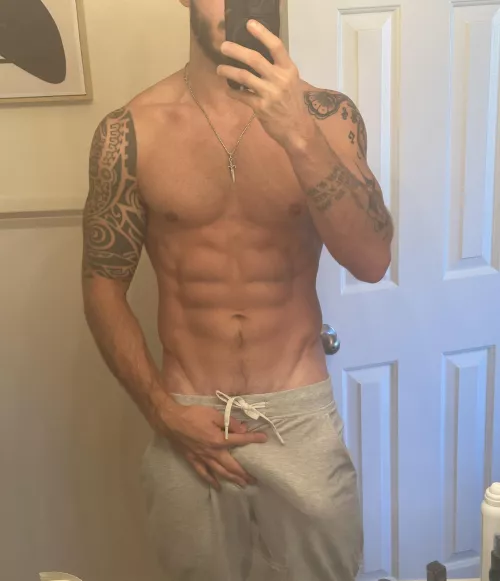 New here. How's my buldge?! by Fittfiddle