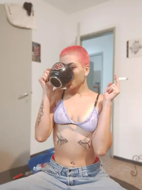 Pink and short hair by esmeralda_420