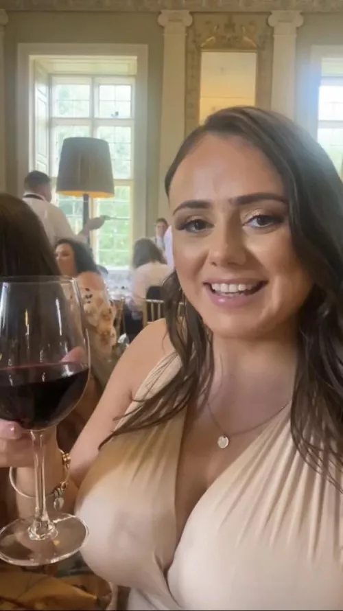 They are destroying that dress by mr__E67