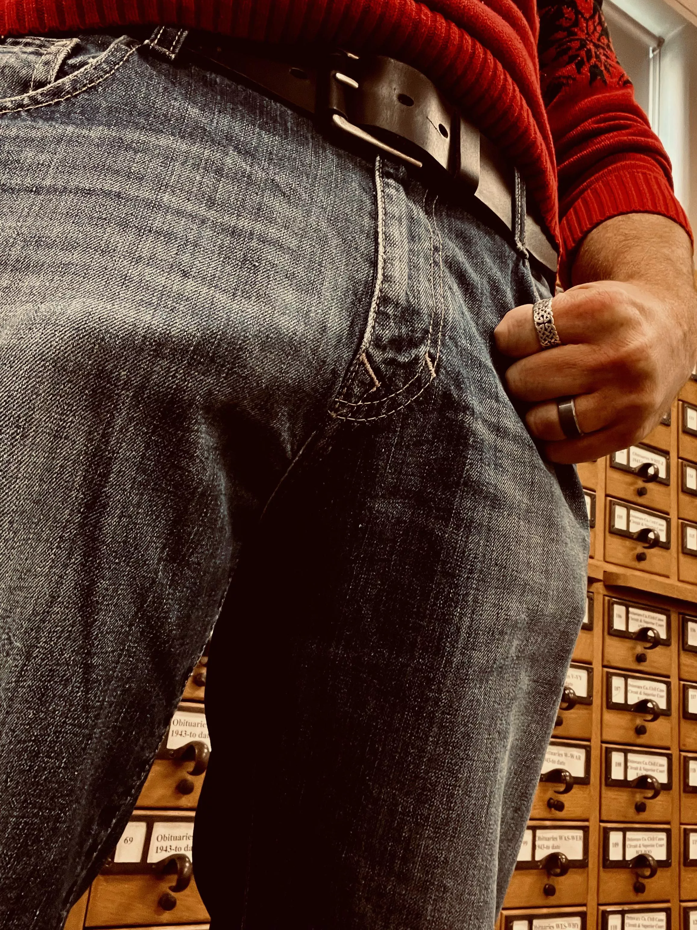 Work is about to start. Can you help me get rid of this before anyone sees? posted by throwaway20221969