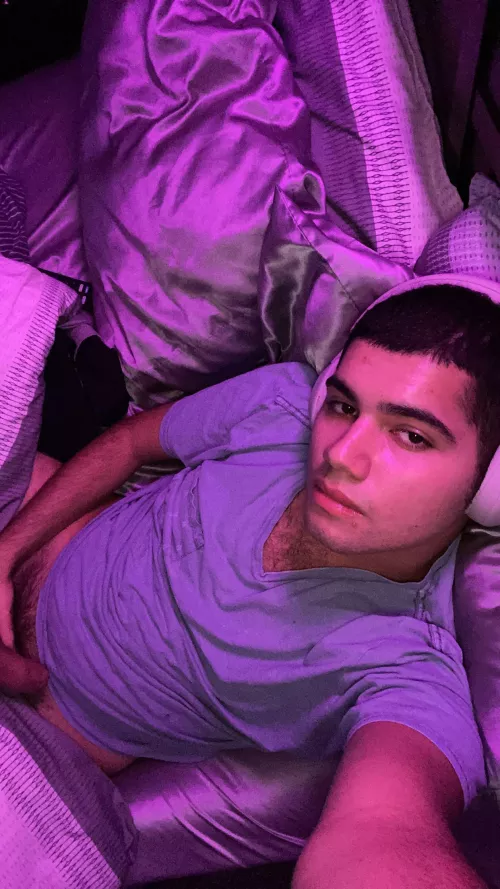 20 Bi Fl. Bros hmu to stroke all night. Everyone is welcome. The freakier the better. Sc: ramos.moto by Several_Disk9571