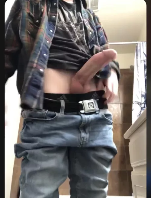 23 M, straight. Just high and bored want someone to talk to. If you’re out freaky don’t bother. PS I have plenty of vids DM for snap ++++18 by shhhitsoursecretlol