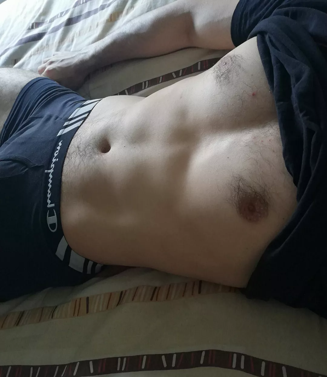 24 good looking crossfit guy looking for a similar Jo bro that shows face too. bearded or blonde + sc: Craigrichey19 posted by hrhr1021