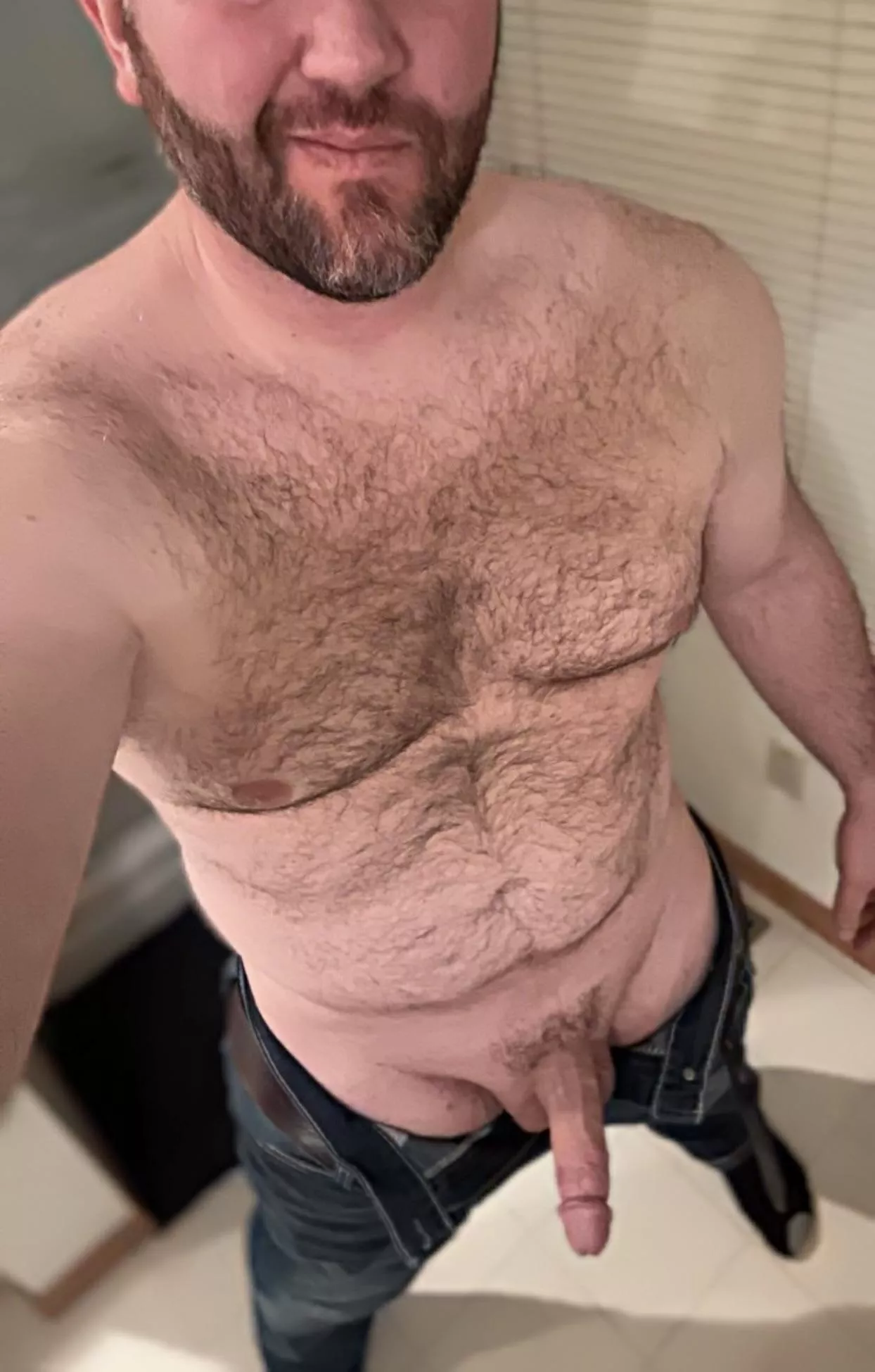 [39] It’s been a long hard day posted by dadddyshorny