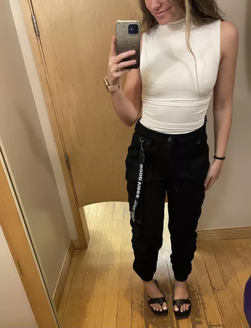 A lil nip action 😘 by Emmashared