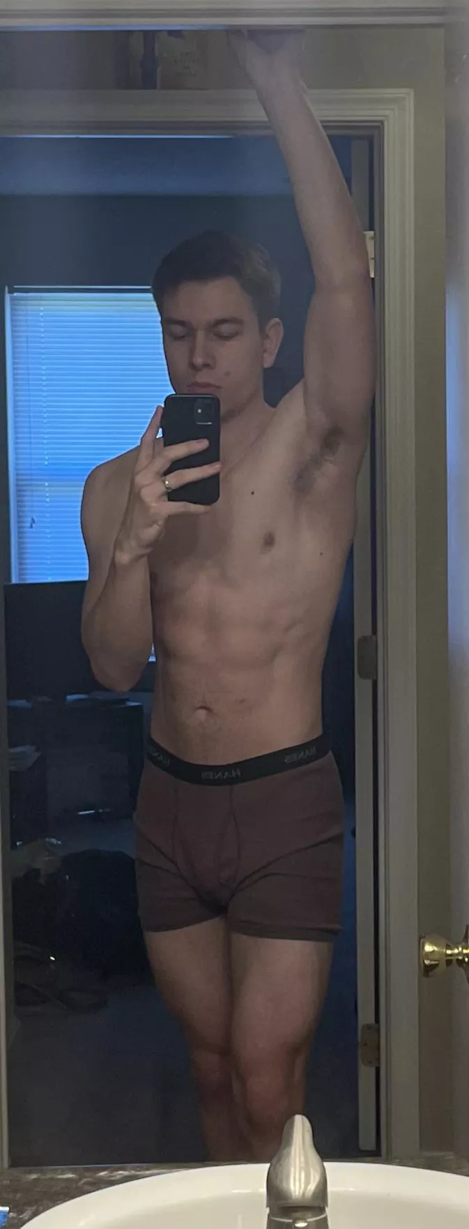 A little stretch-n’-flex posted by StrippingViolinist