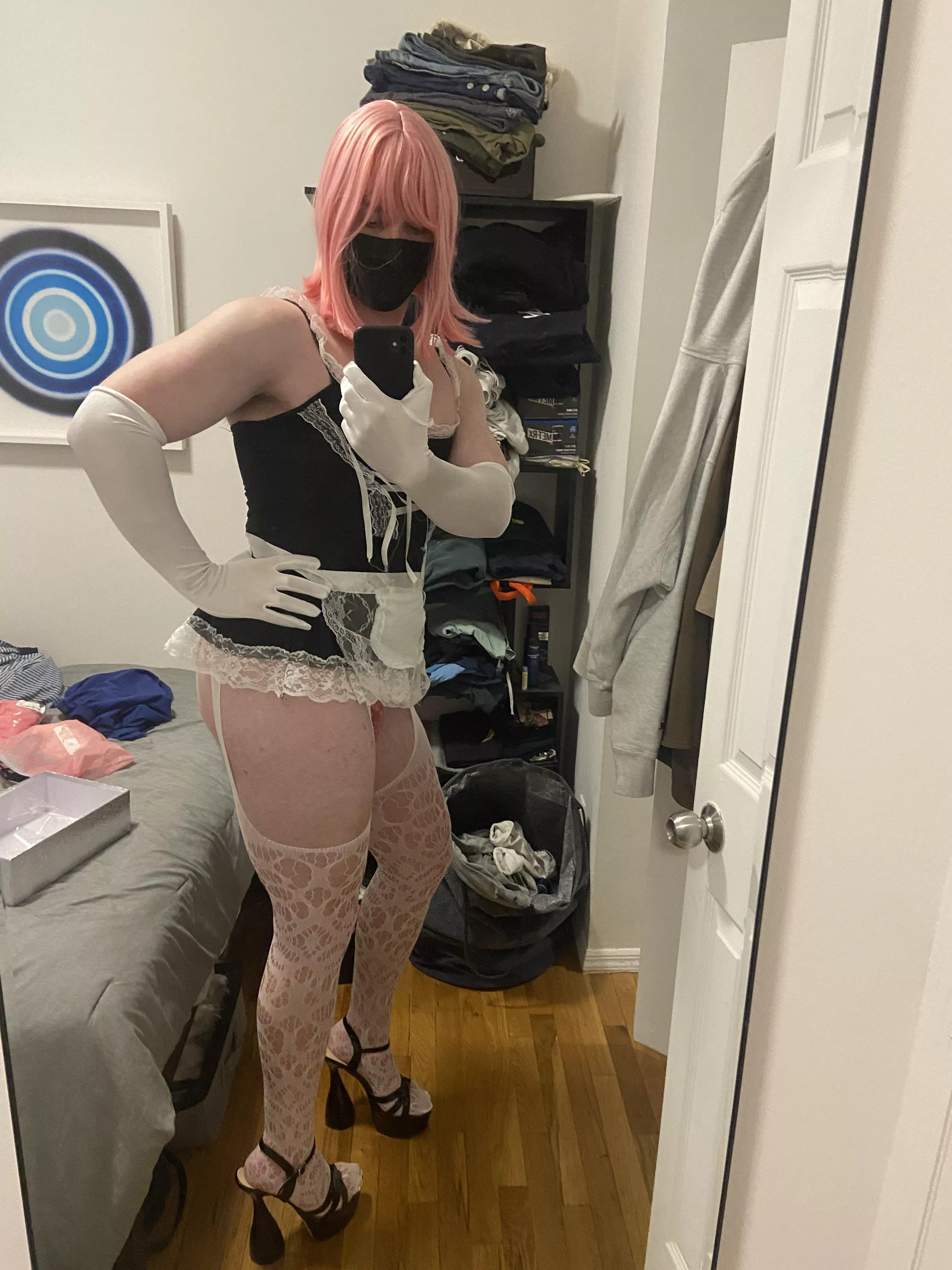 Anyone need some cleaning done? Sissy maid at your service 😉 posted by Emmy-the-NYC-CD