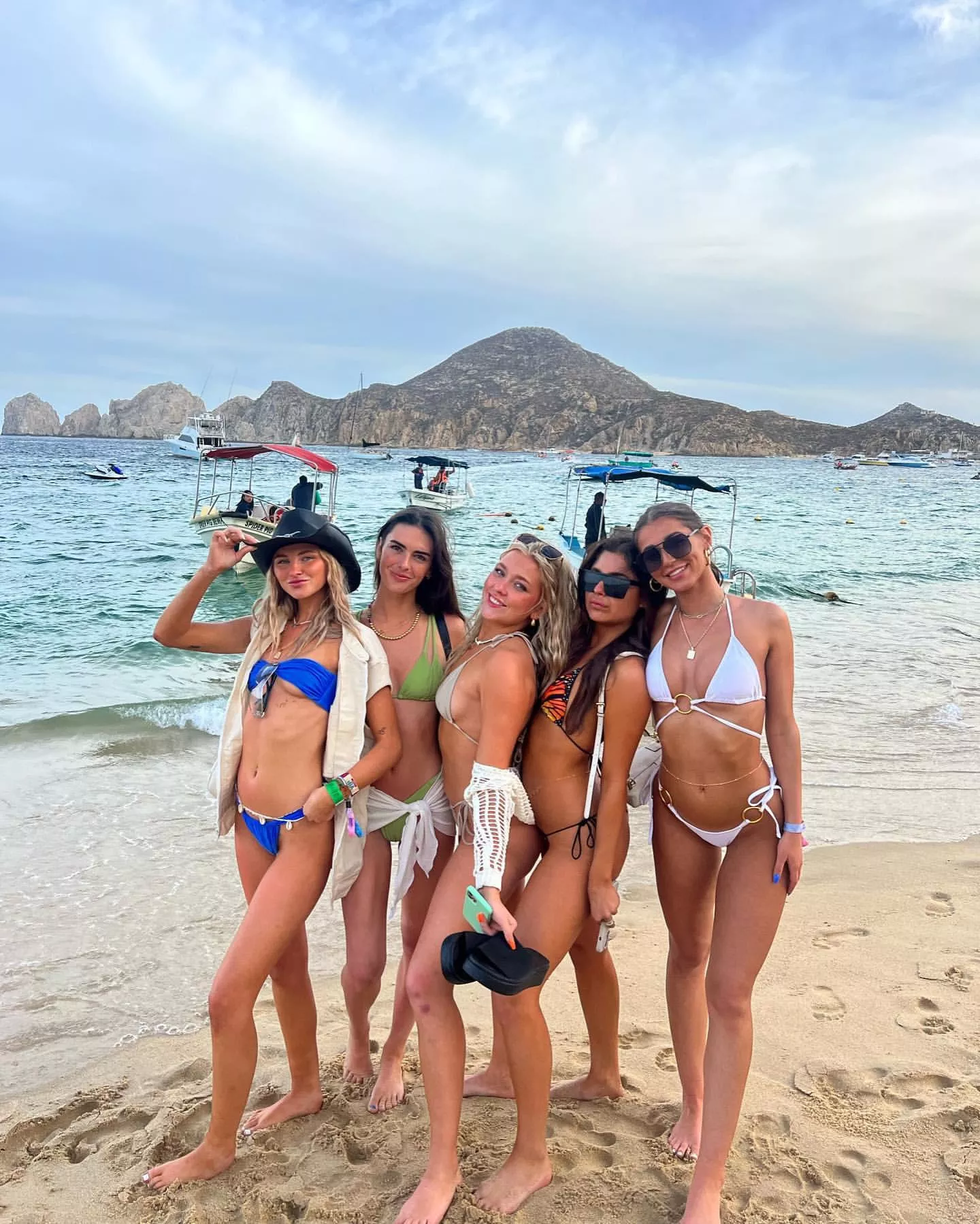 Beach girls posted by HonestRunner