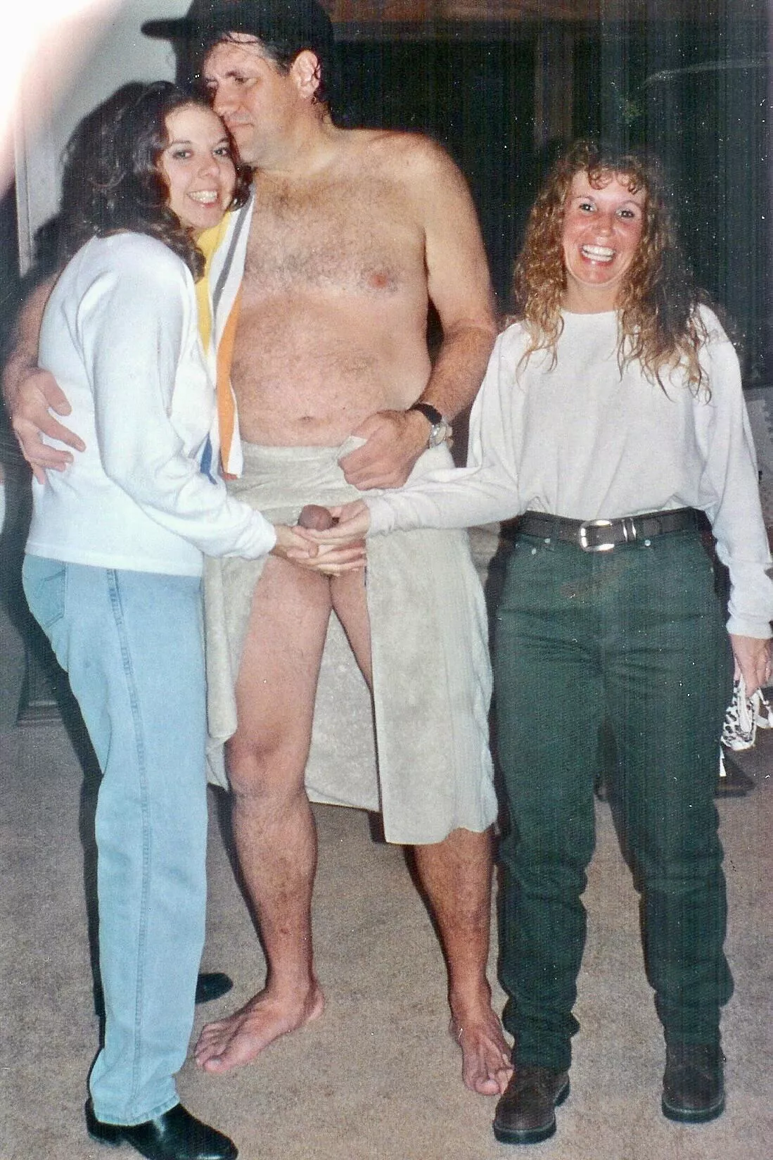 CFNM Classic posted by StrongLegsMan