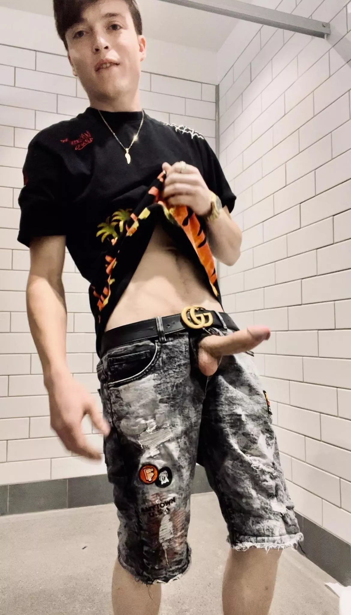 Changing room selfie posted by lrgfry