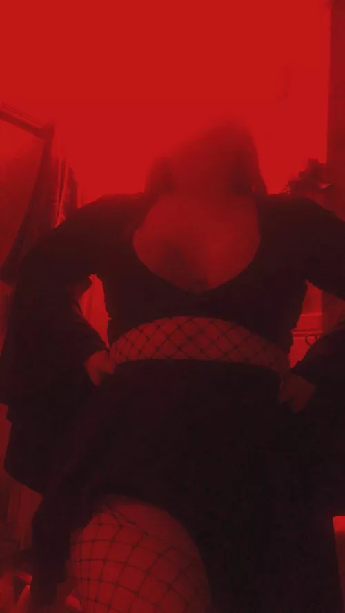 *Deftones plays in background by thetrippiesthippie