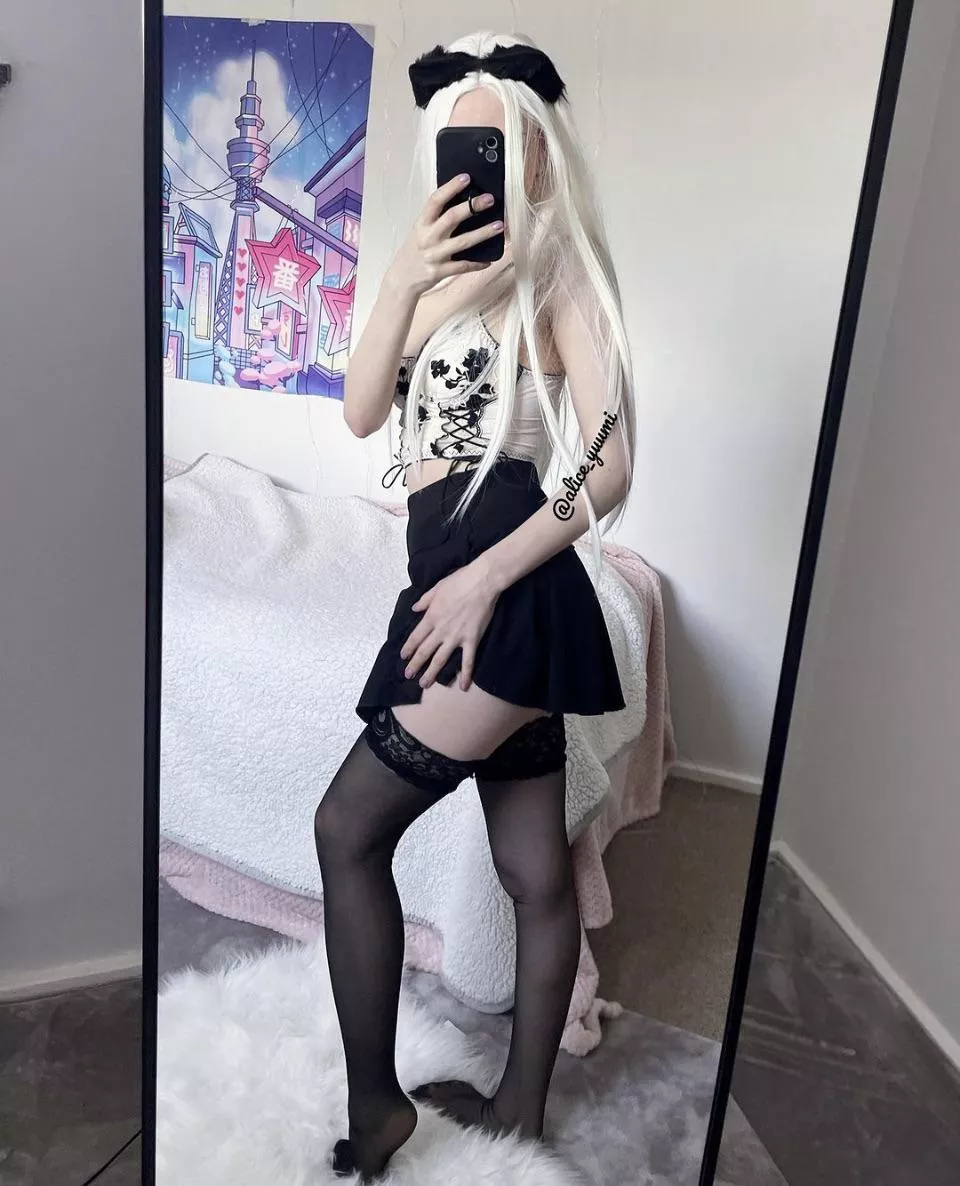 Feeling sexy posted by alice_yuumi