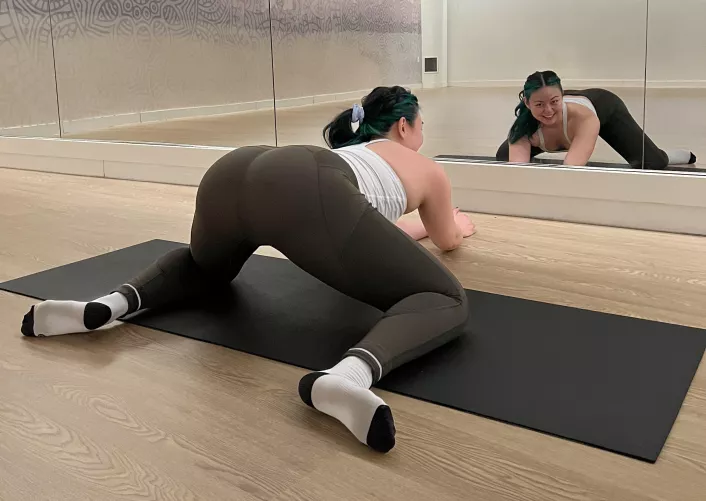 Happy stretching! by katwaii