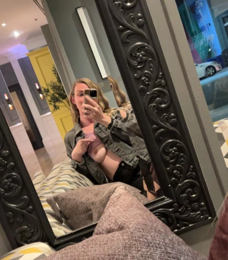 Hey 👋🏻 posted by HappyHailey0104