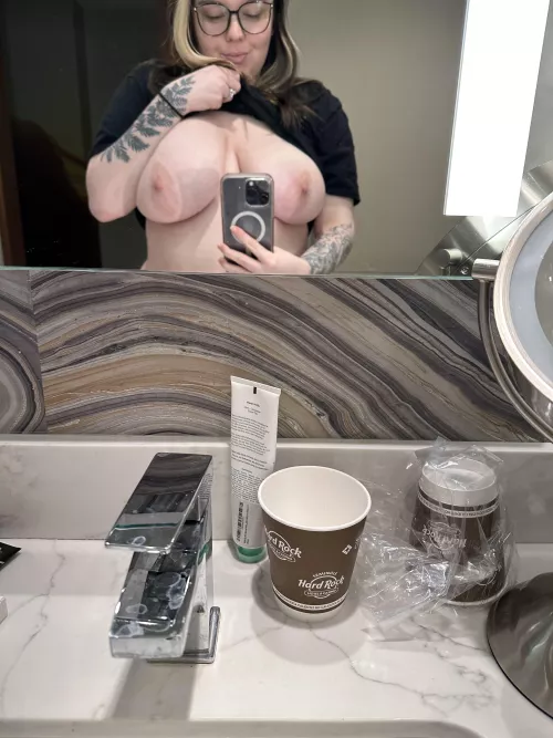 Hi 😇 by FayreDarling