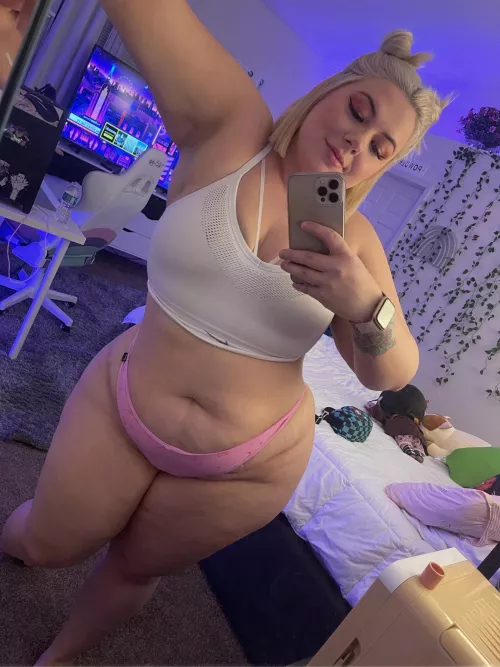 Hi hi by Mysticbeinggg