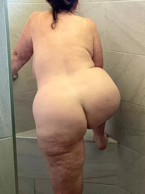 How do I look? 54 year old MILF by robstark2021