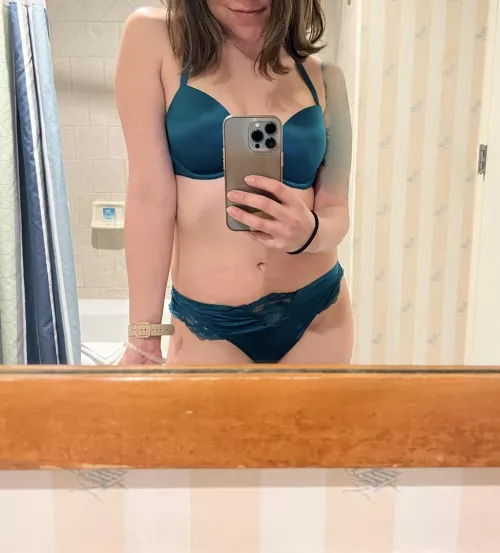 Hubby isn’t anywhere near this hotel room by Sicilymi