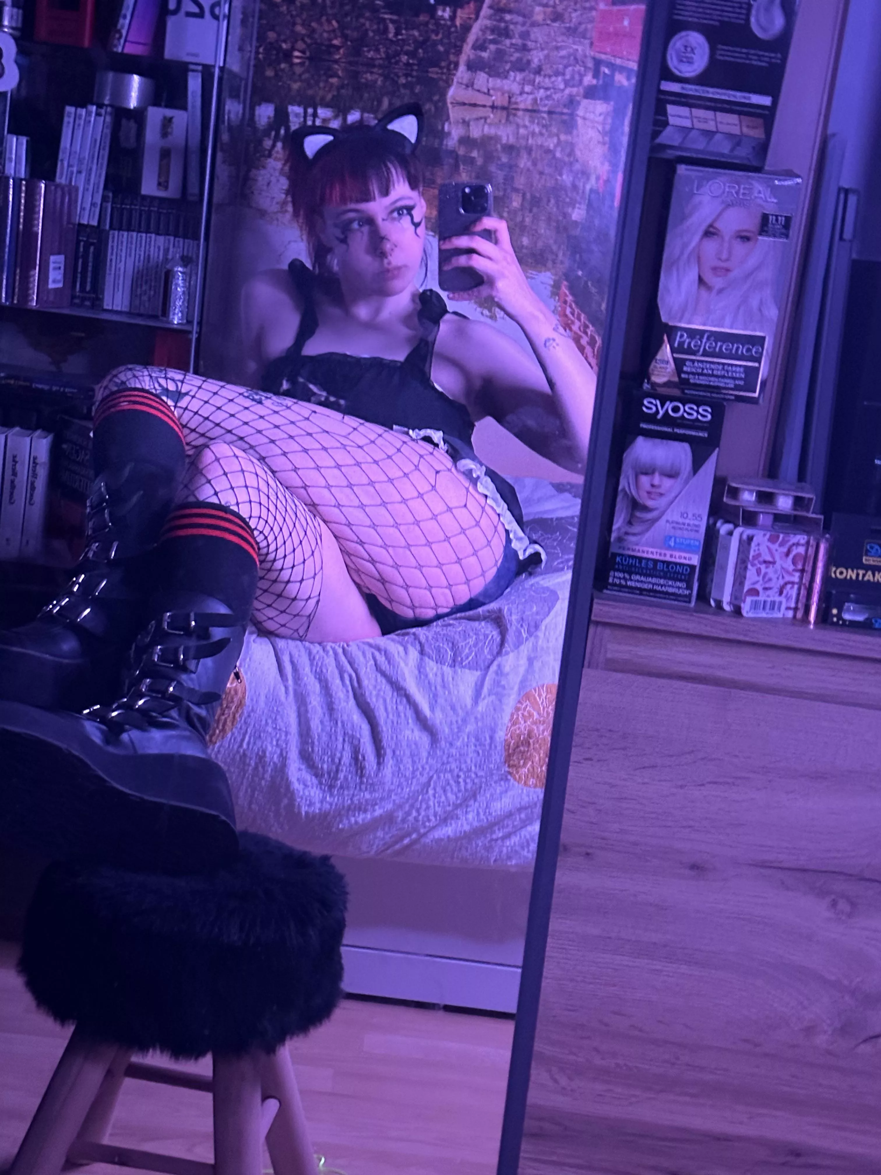 I fucked my boyfriend’s best friend again while he had gone shopping for condoms for us. Only little he knew we weren’t even going to use any protection. In the end he was allowed to lick the creampie from his best friend who bred me out of me. posted by AlijahBlack4356