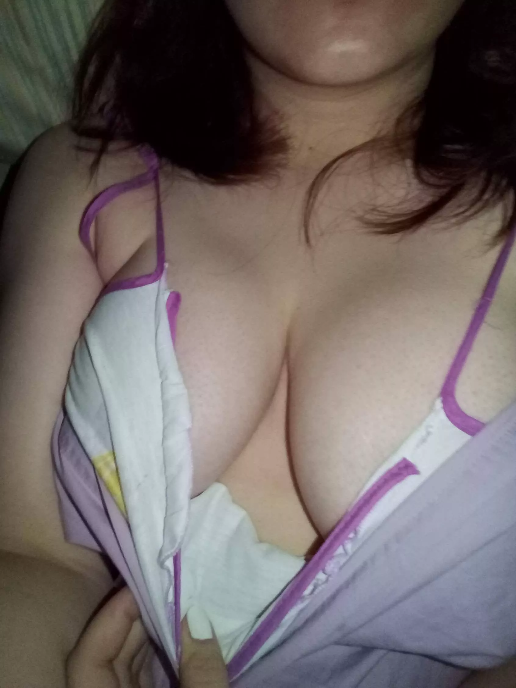 I just wanna say hi to all the cute girls out there 😳 posted by unique_username_109