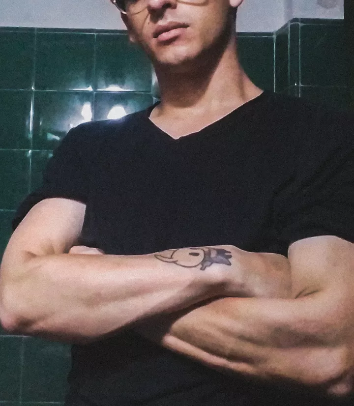 I savour your enticement when you look at me posted by Antoinedeloup