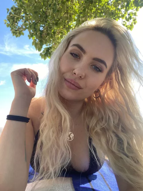 I will tear apart your imagination and body by bella_mur